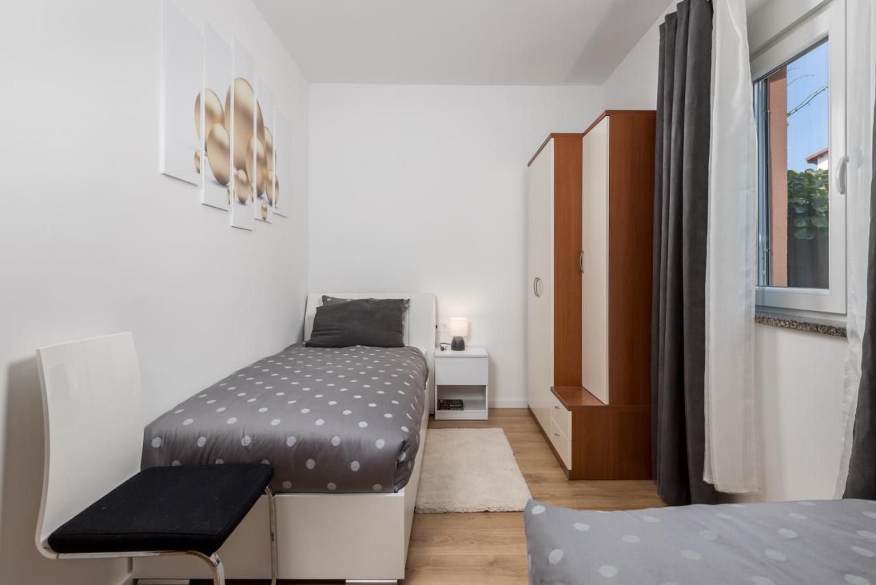 Apartment Flowers Кастав Екстериор снимка